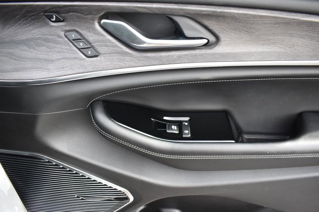 Used 2021 Jeep Grand Cherokee L Overland w/ Advanced Protech Group III image 16