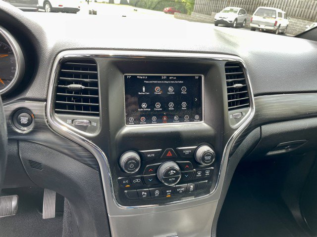 Used 2021 Jeep Grand Cherokee Laredo image 16