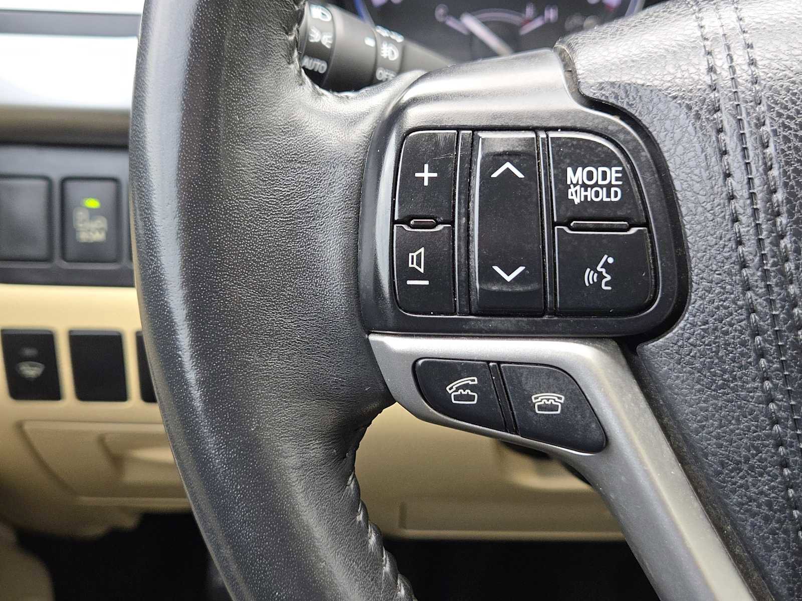 Used 2015 Toyota Highlander Limited FWD image 27