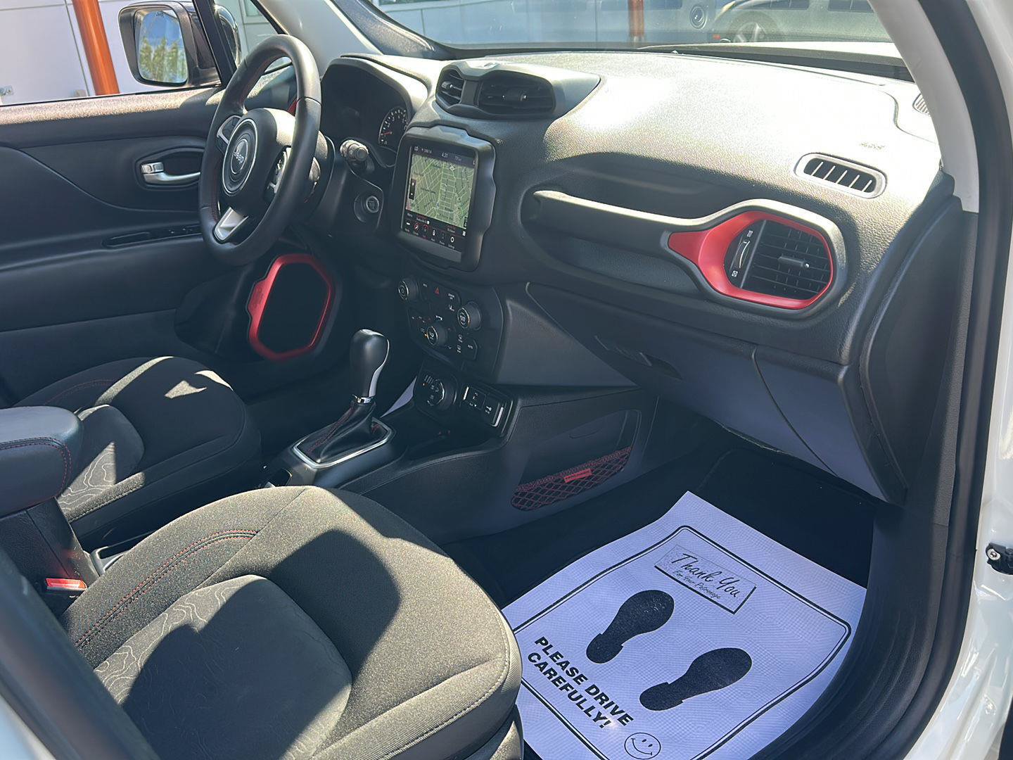 Used 2023 Jeep Renegade Trailhawk AWD/4WD image 9