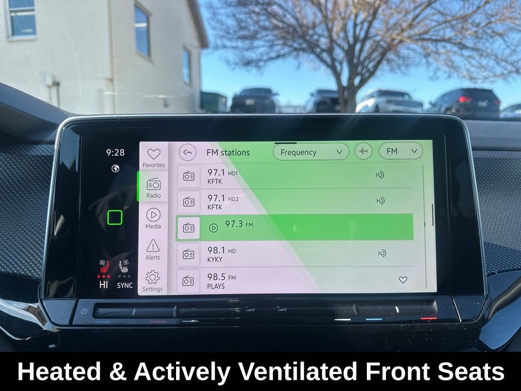 Used 2025 Volkswagen Atlas Cross Sport SEL image 16
