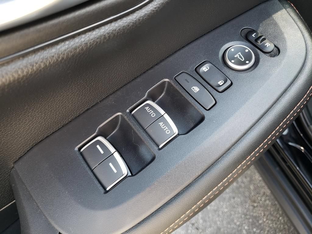 Used 2025 Honda HR-V Sport image 16
