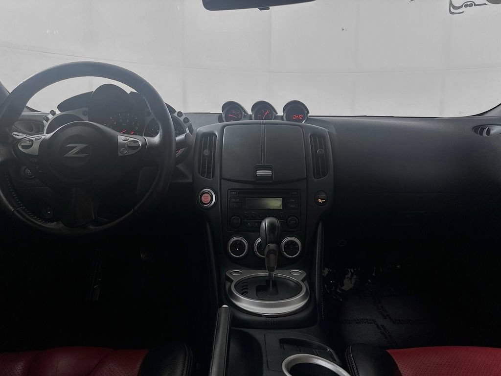 Used 2016 Nissan 370Z Coupe RWD image 24