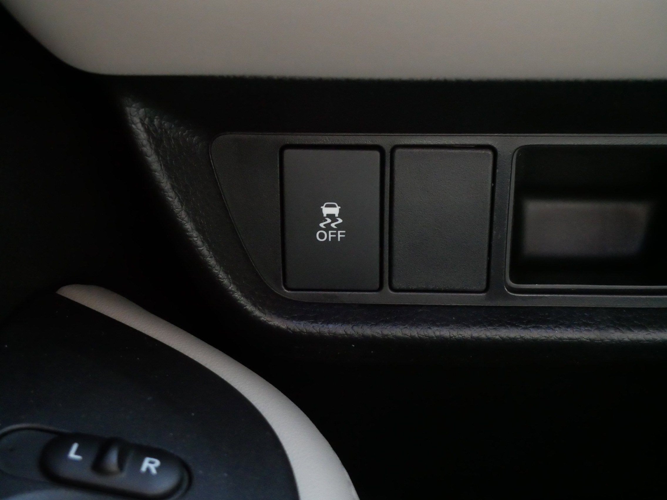 Certified 2026 Honda HR-V LX image 28