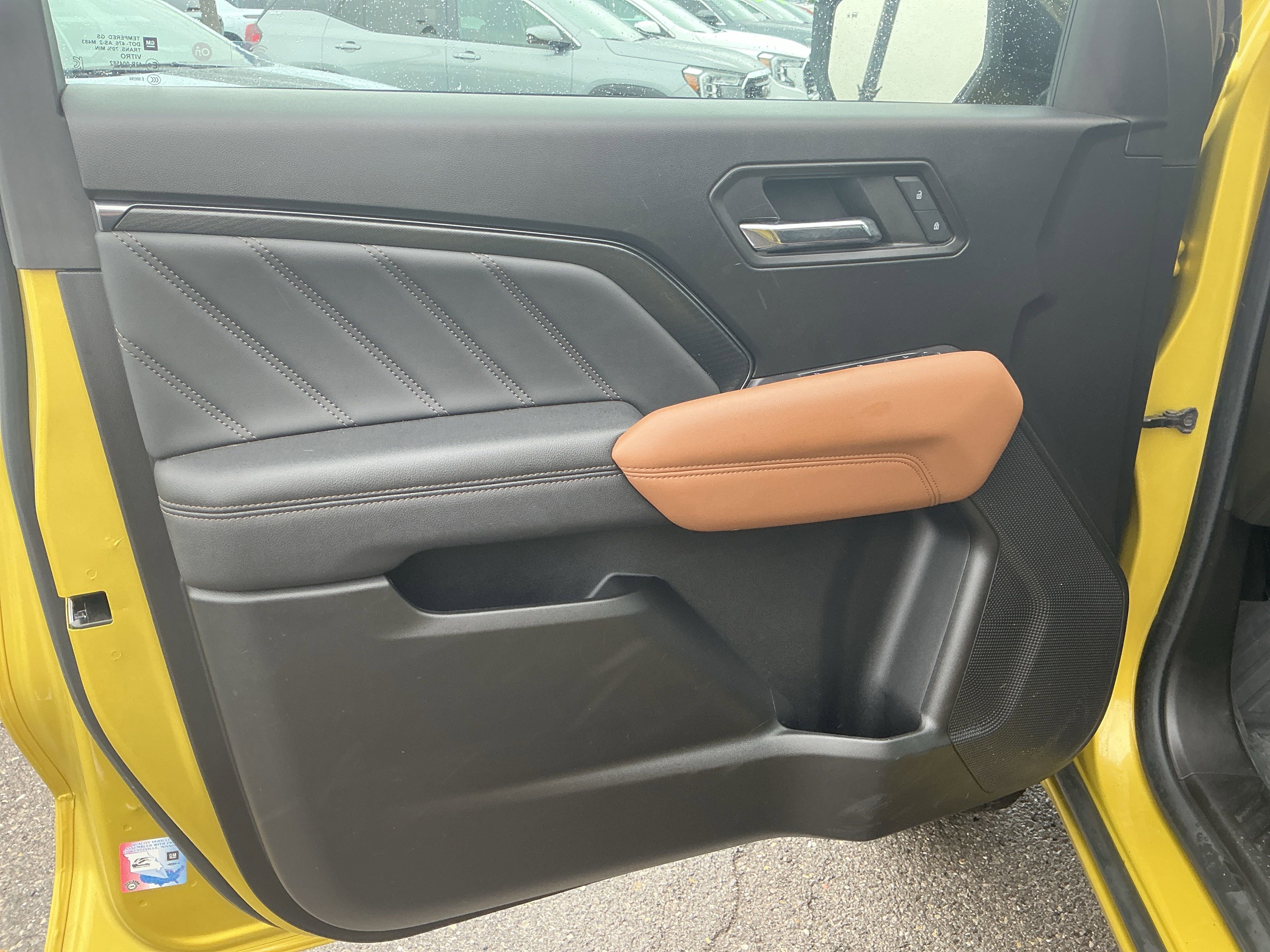 Used 2023 GMC Canyon AT4 w/ Technology Package image 16