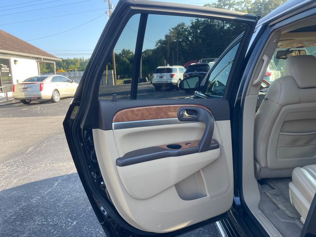 Used 2009 Buick Enclave CXL w/ Entertainment Package #2 FWD image 16