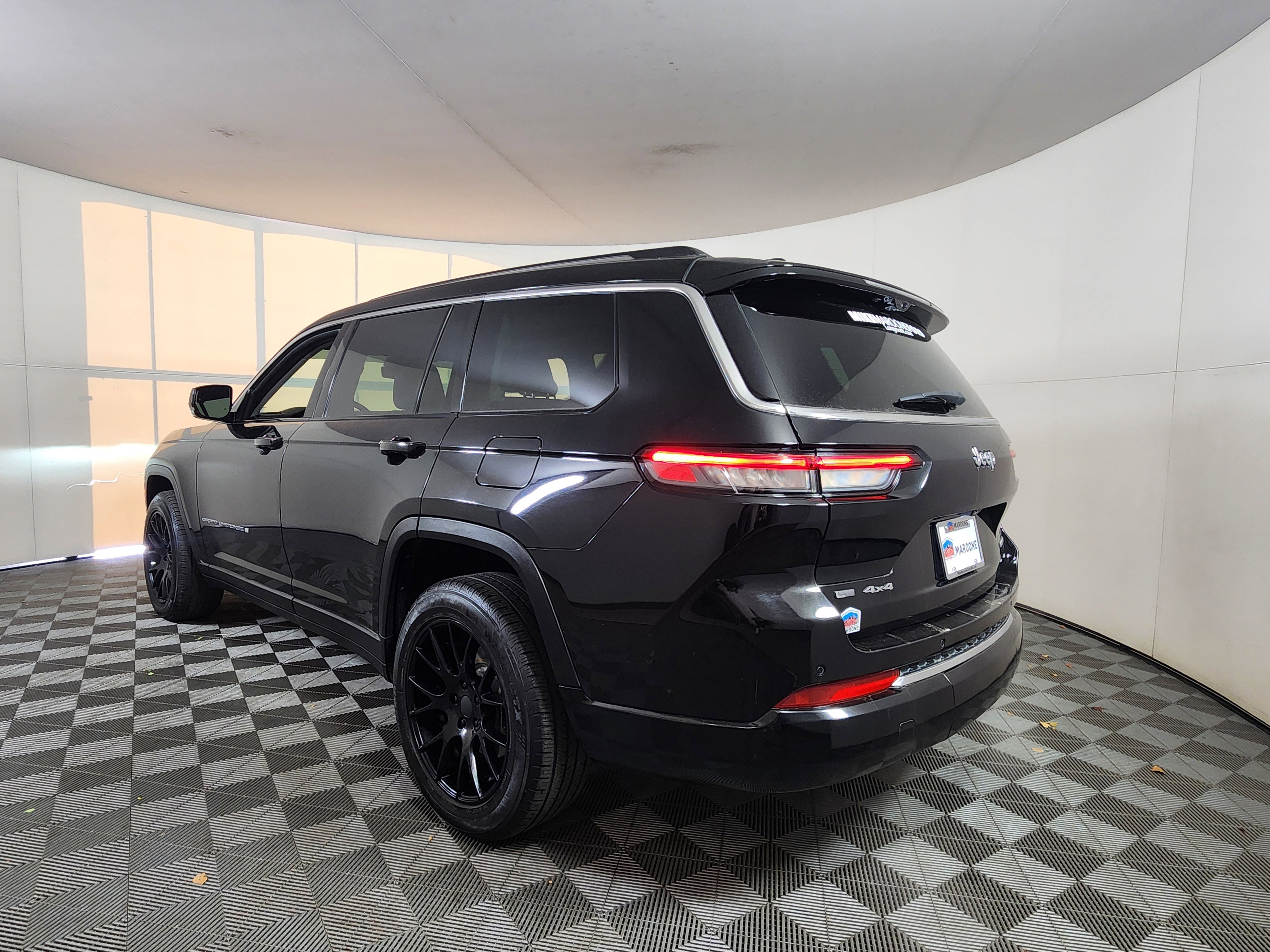 Used 2021 Jeep Grand Cherokee L Limited w/ Luxury Tech Group II image 5