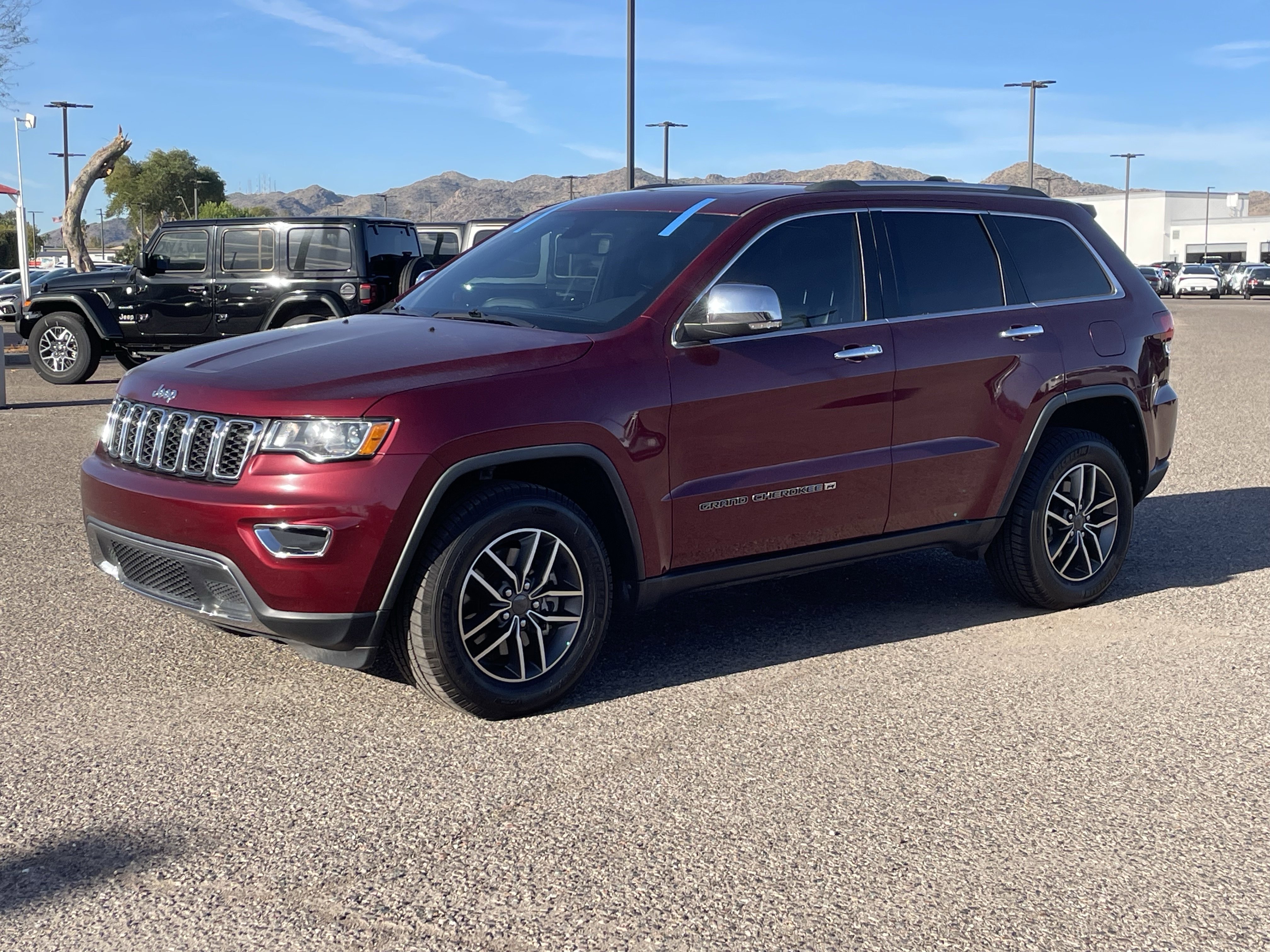 Used 2022 Jeep Grand Cherokee Limited image 2