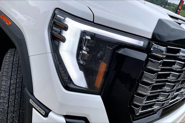 Used 2025 GMC Sierra 3500 Denali Ultimate AWD/4WD image 32