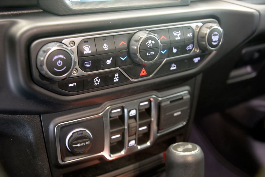 Used 2021 Jeep Wrangler Unlimited Sahara image 25