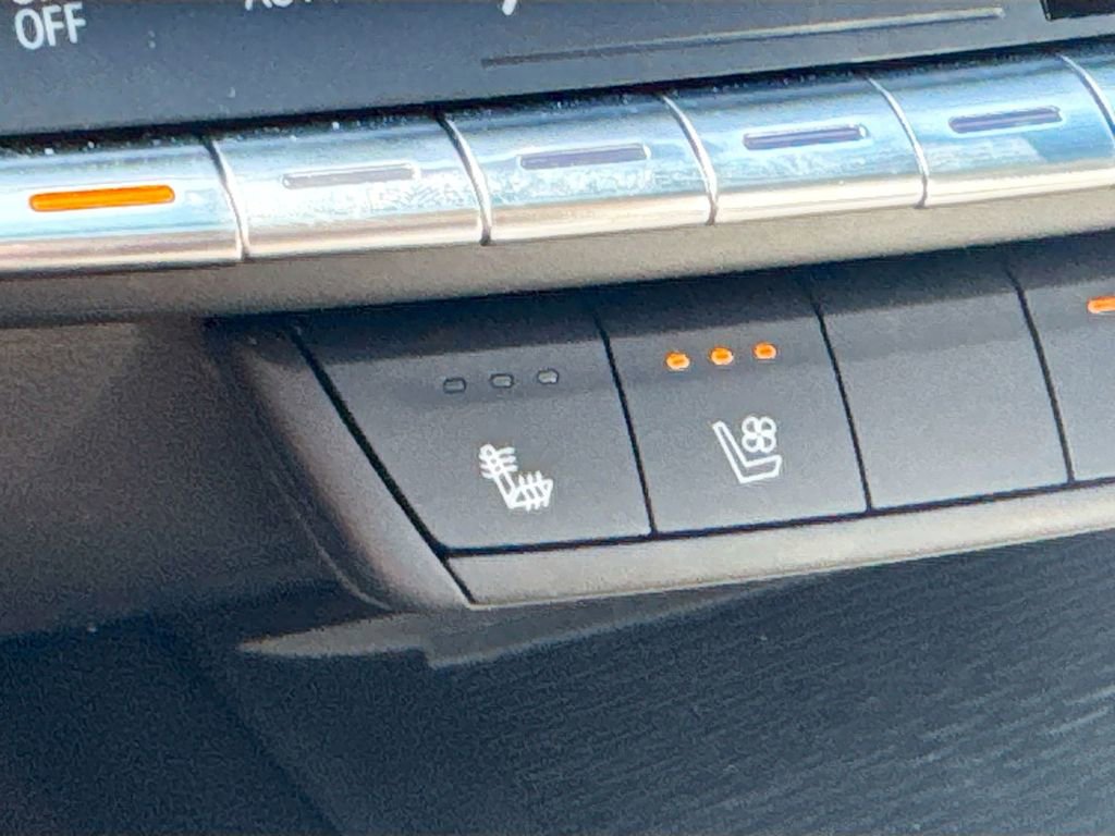 Used 2025 Cadillac CT4 Sport RWD image 19