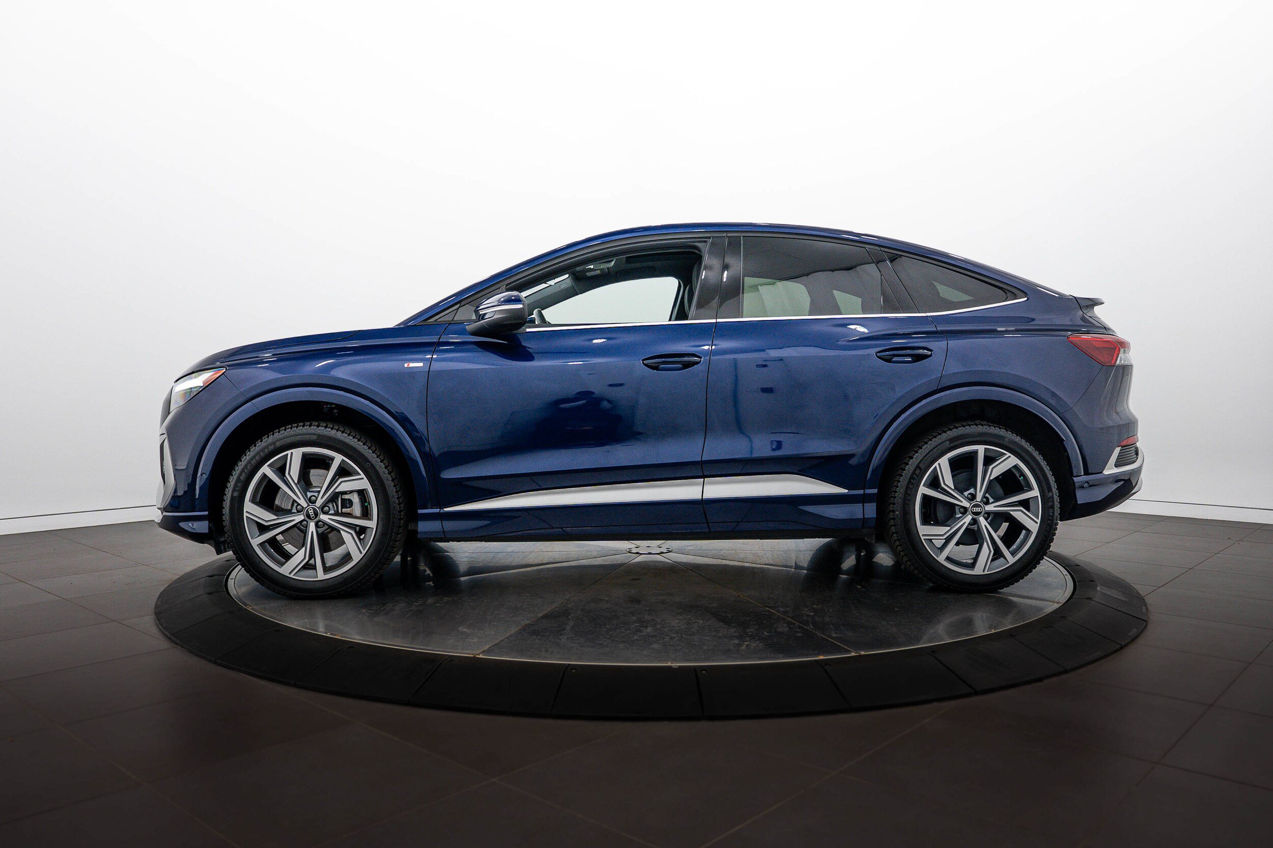 Certified 2023 Audi Q4 e-tron Premium Plus w/ Premium Plus AWD/4WD image 7