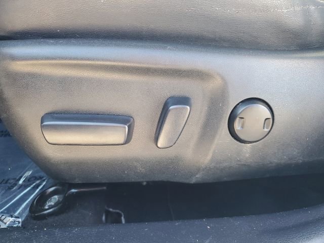 Used 2014 Toyota Camry SE w/ Moonroof Package image 16