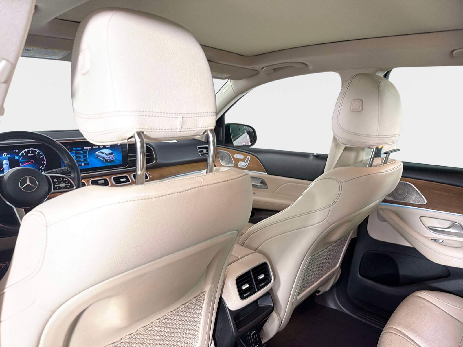 Used 2025 Mercedes-Benz GLC 350e 4MATIC image 29