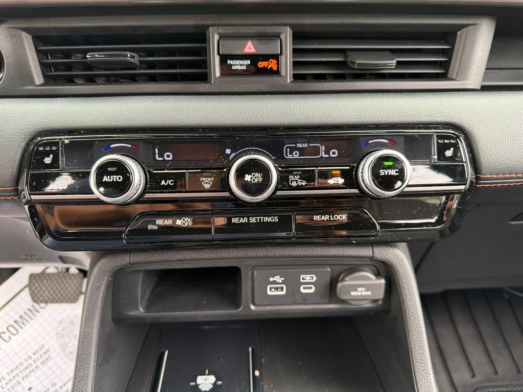 Used 2025 Honda Pilot TrailSport image 36