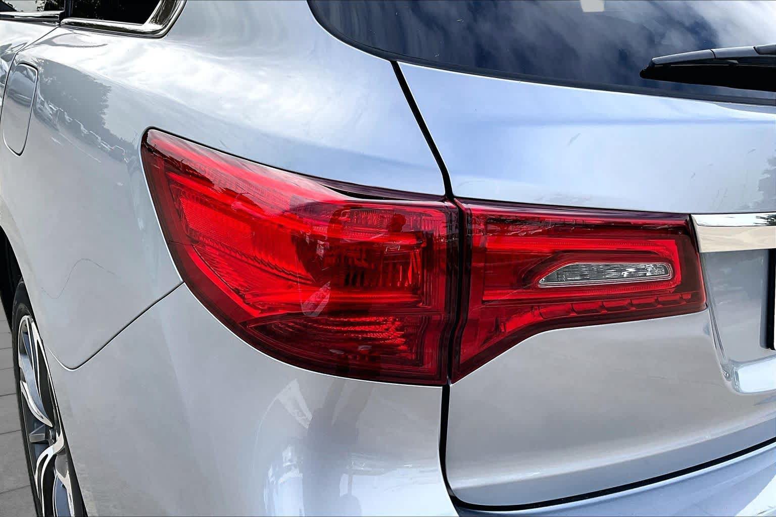 Used 2020 Acura MDX w/ Technology Package FWD image 25