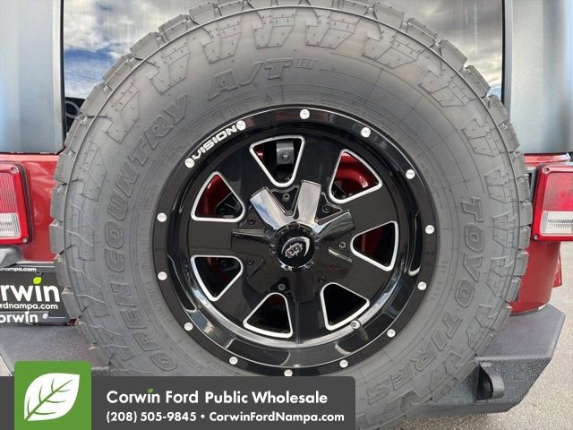 Used 2008 Jeep Wrangler Unlimited Sahara w/ Dual Top Group image 12