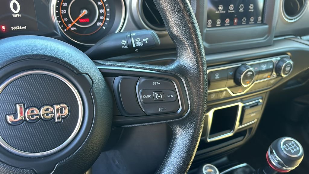 Used 2023 Jeep Gladiator Sport image 18
