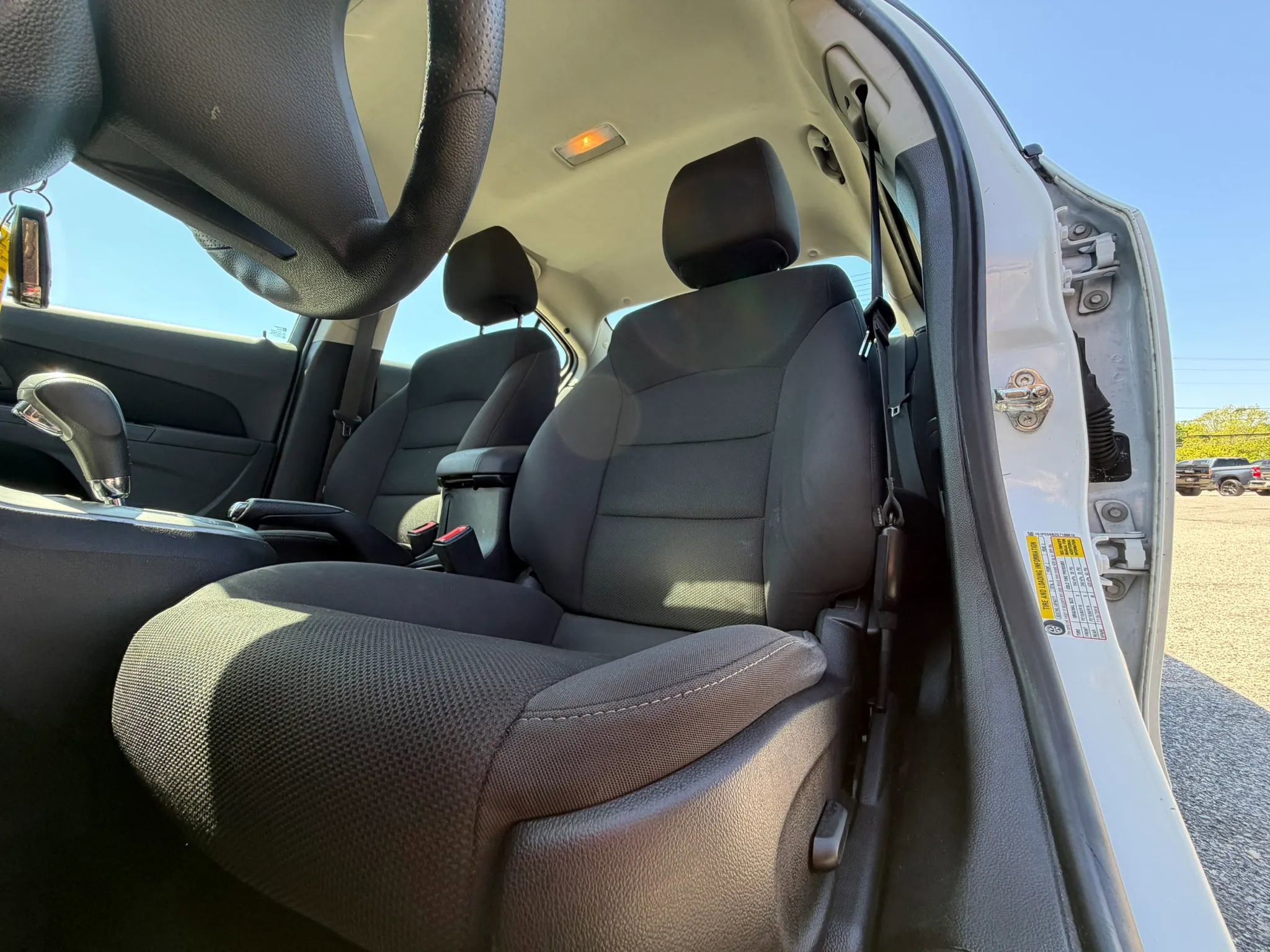 Used 2016 Chevrolet Cruze LT image 25