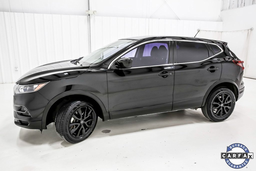 Used 2021 Nissan Rogue Sport S image 2