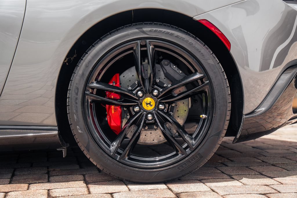 Used 2022 Ferrari Roma RWD image 17