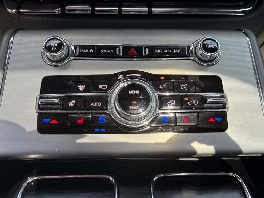 Used 2021 Lincoln Aviator Reserve w/ Equipment Group 208A AWD/4WD image 31