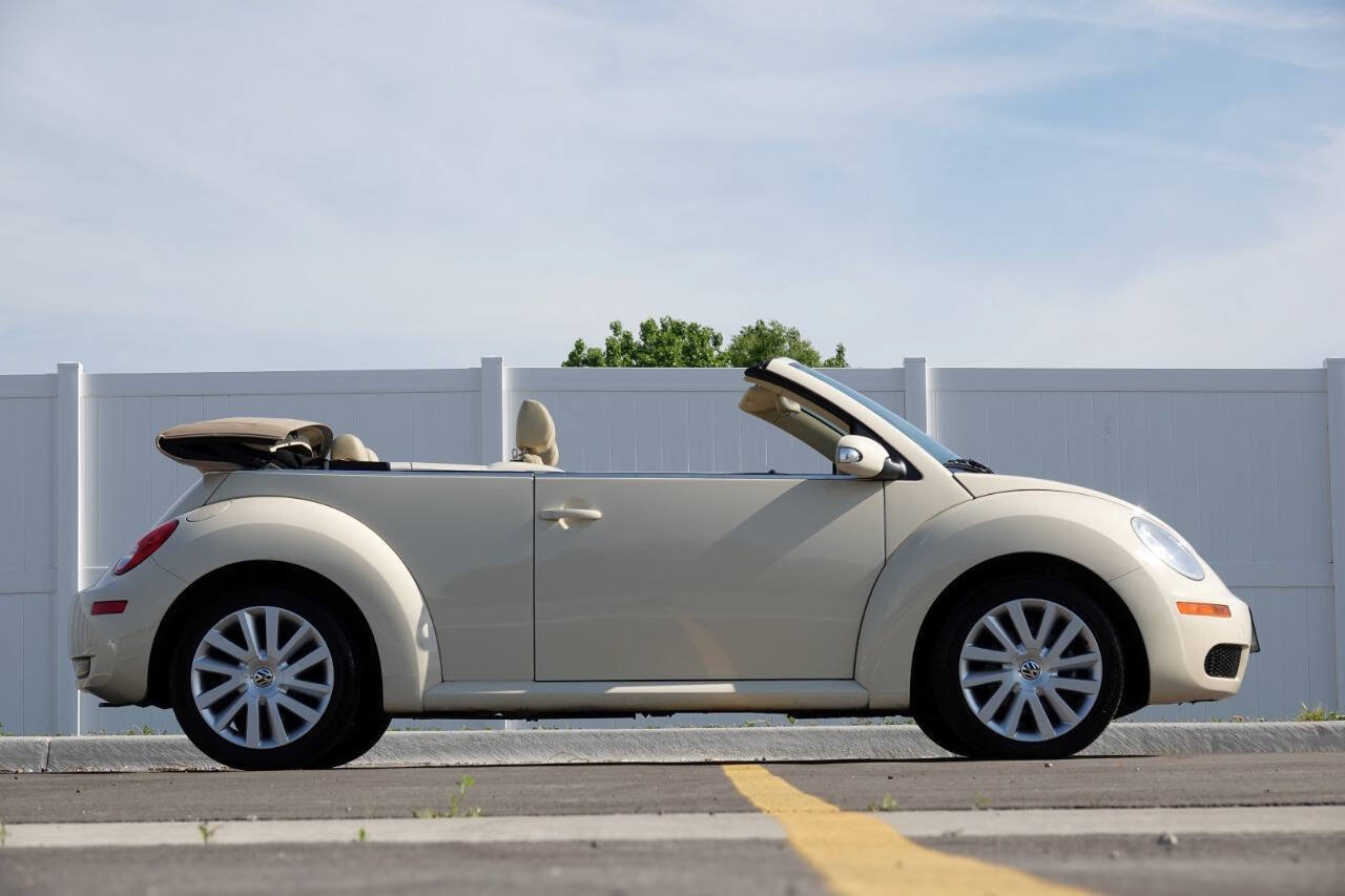 Used 2008 Volkswagen Beetle SE FWD image 35