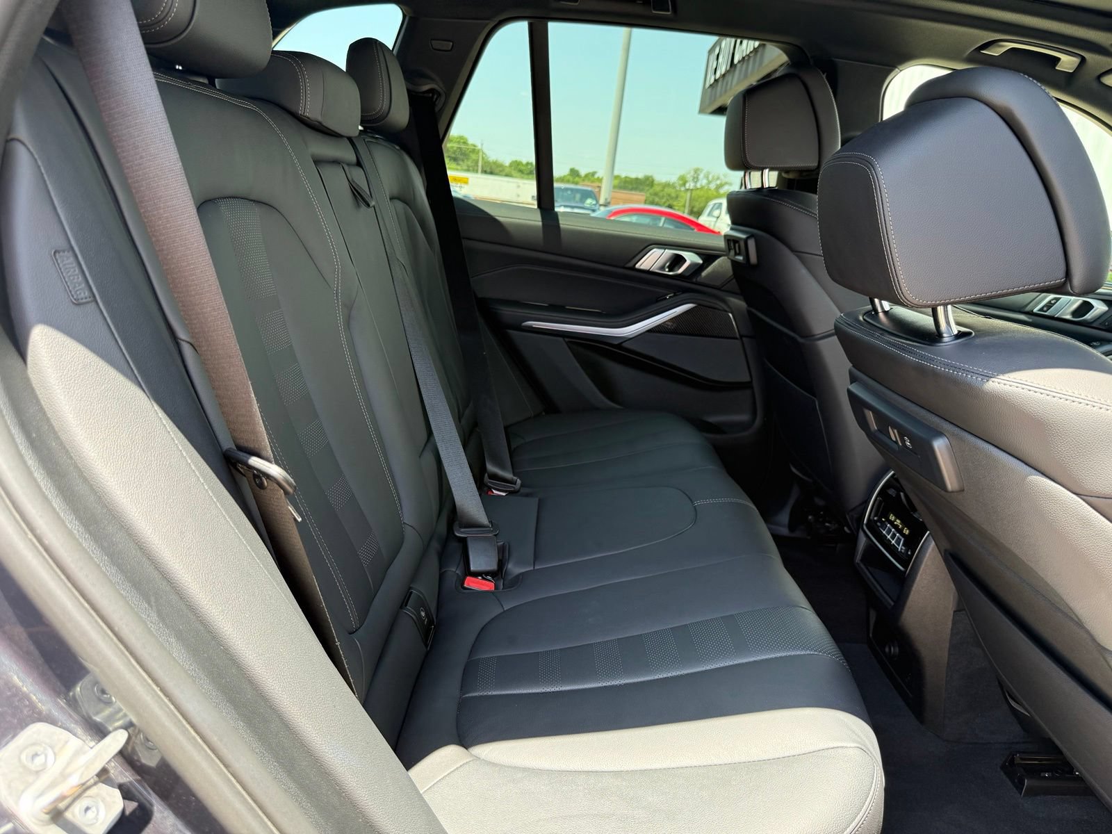 Used 2022 BMW X5 M50i w/ Premium Package AWD/4WD image 9