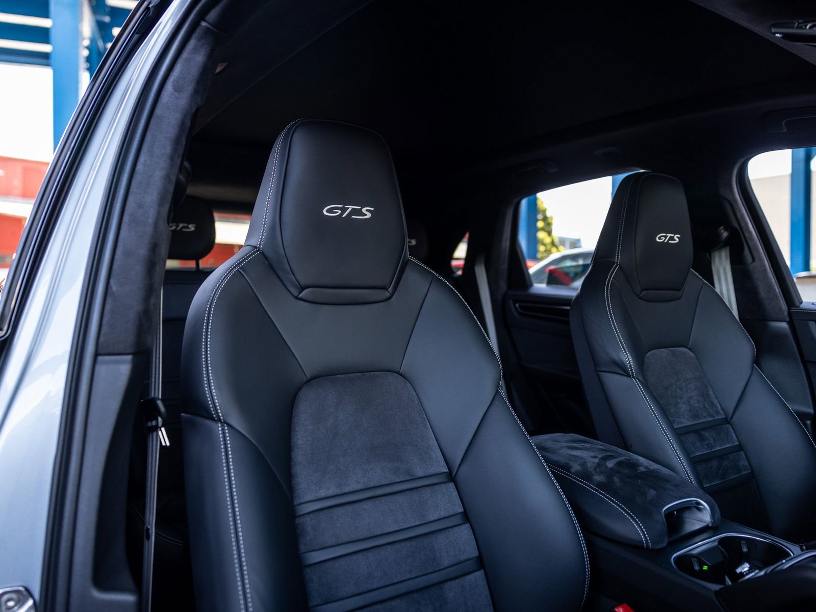 Certified 2023 Porsche Cayenne GTS AWD/4WD image 33