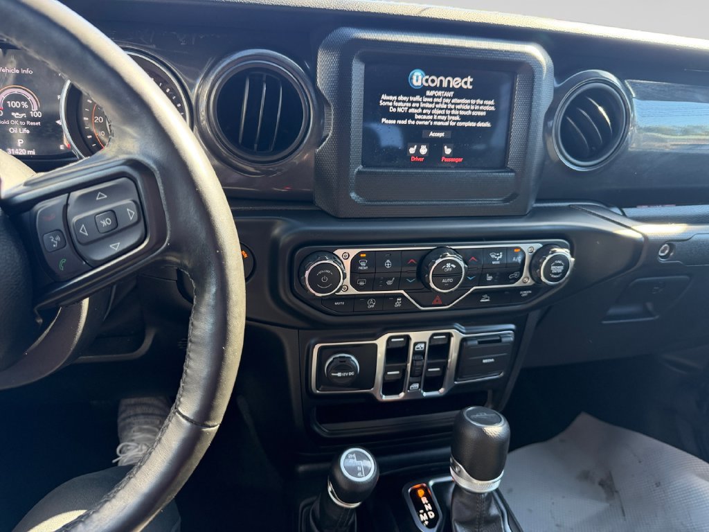 Used 2022 Jeep Gladiator Sport AWD/4WD image 12