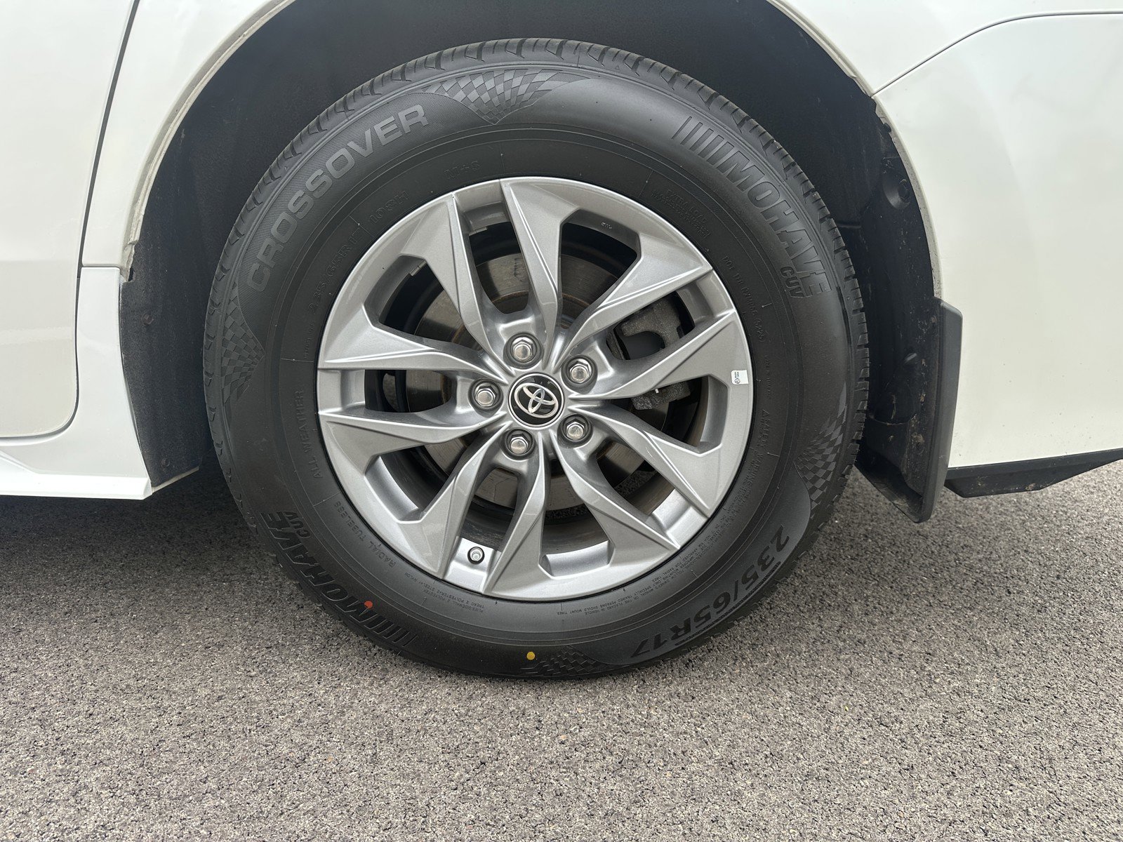 Used 2021 Toyota Sienna XLE AWD/4WD image 26
