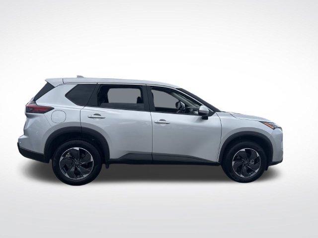 Used 2024 Nissan Rogue SV AWD/4WD image 9
