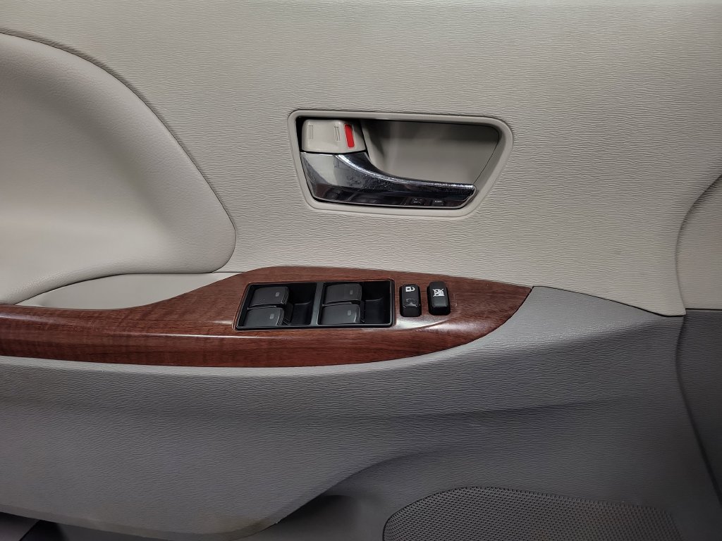 Used 2013 Toyota Sienna XLE FWD image 26
