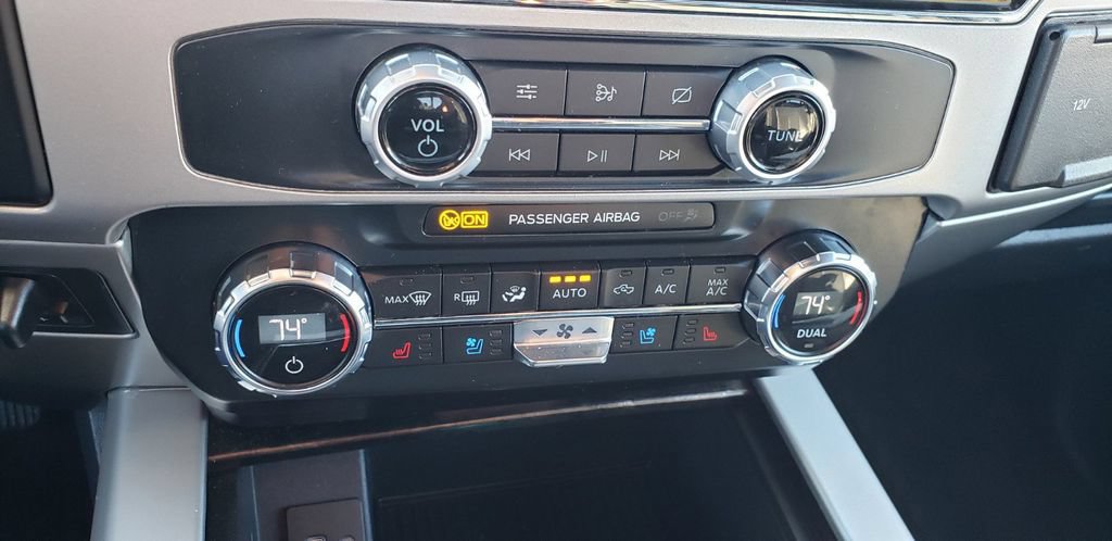 Used 2022 Ford F250 Lariat w/ Lariat Value Package AWD/4WD image 19