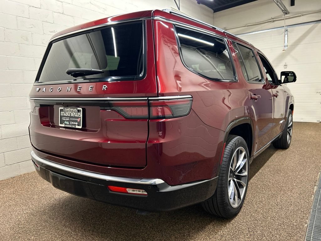 Used 2025 Jeep Wagoneer Series III w/ Premium Group I AWD/4WD image 2