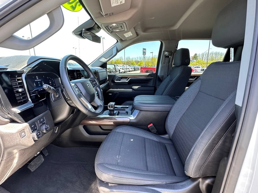 Used 2024 Chevrolet Silverado 1500 RST w/ Redline Edition AWD/4WD image 19