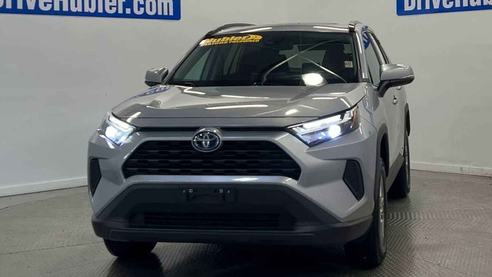 Used 2023 Toyota RAV4 XLE w/ Convenience Package AWD/4WD image 3