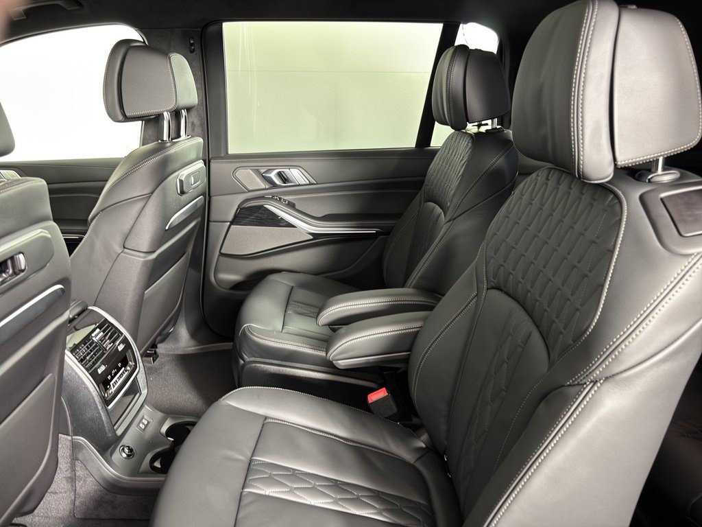 New 2027 BMW X7 xDrive40i w/ Executive Package AWD/4WD image 25