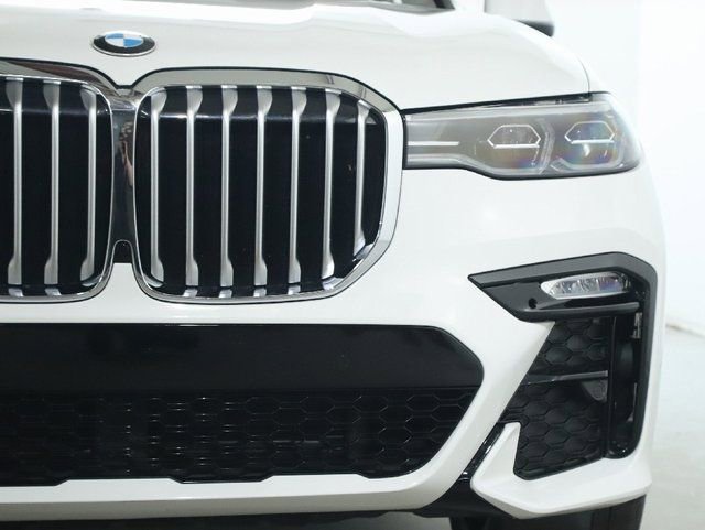 Certified 2022 BMW X7 xDrive40i w/ M Sport Package AWD/4WD image 9