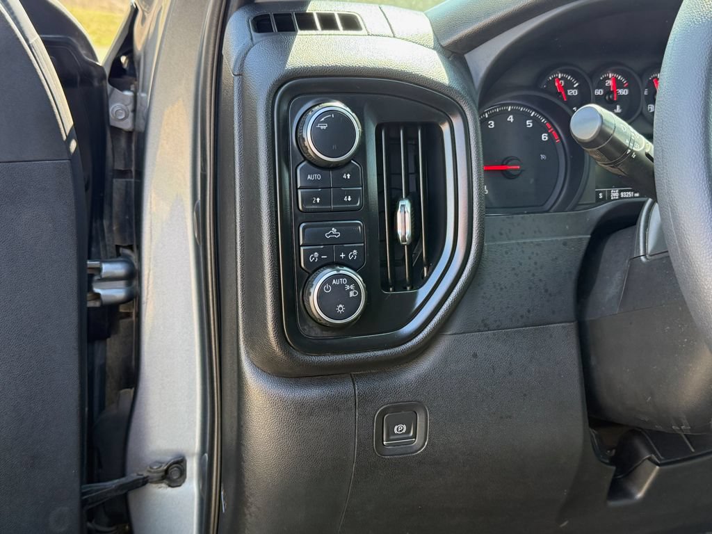 Certified 2020 Chevrolet Silverado 1500 Custom Trail Boss w/ Custom Convenience Package AWD/4WD image 15