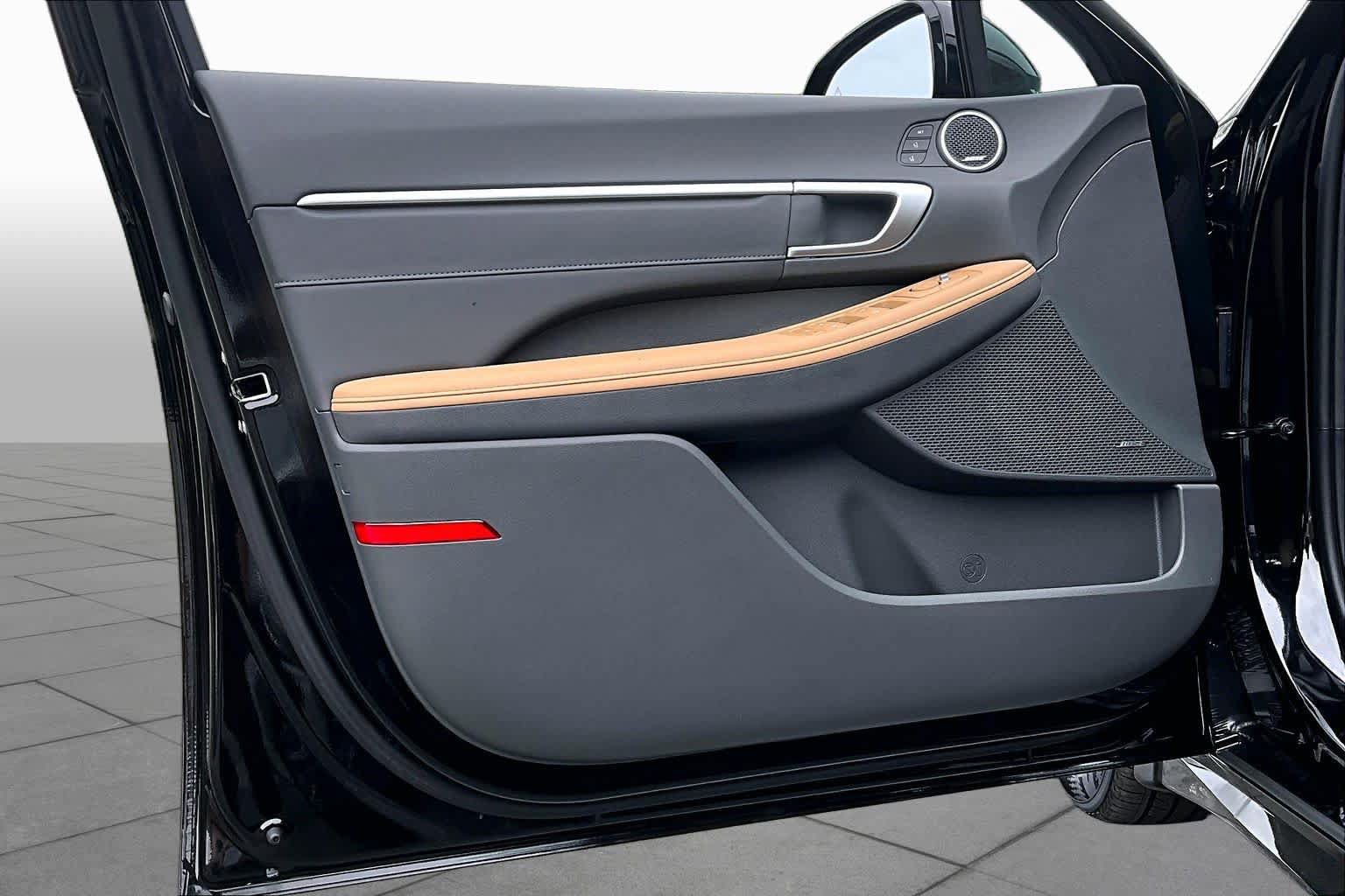 New 2026 Hyundai Sonata Limited FWD image 13