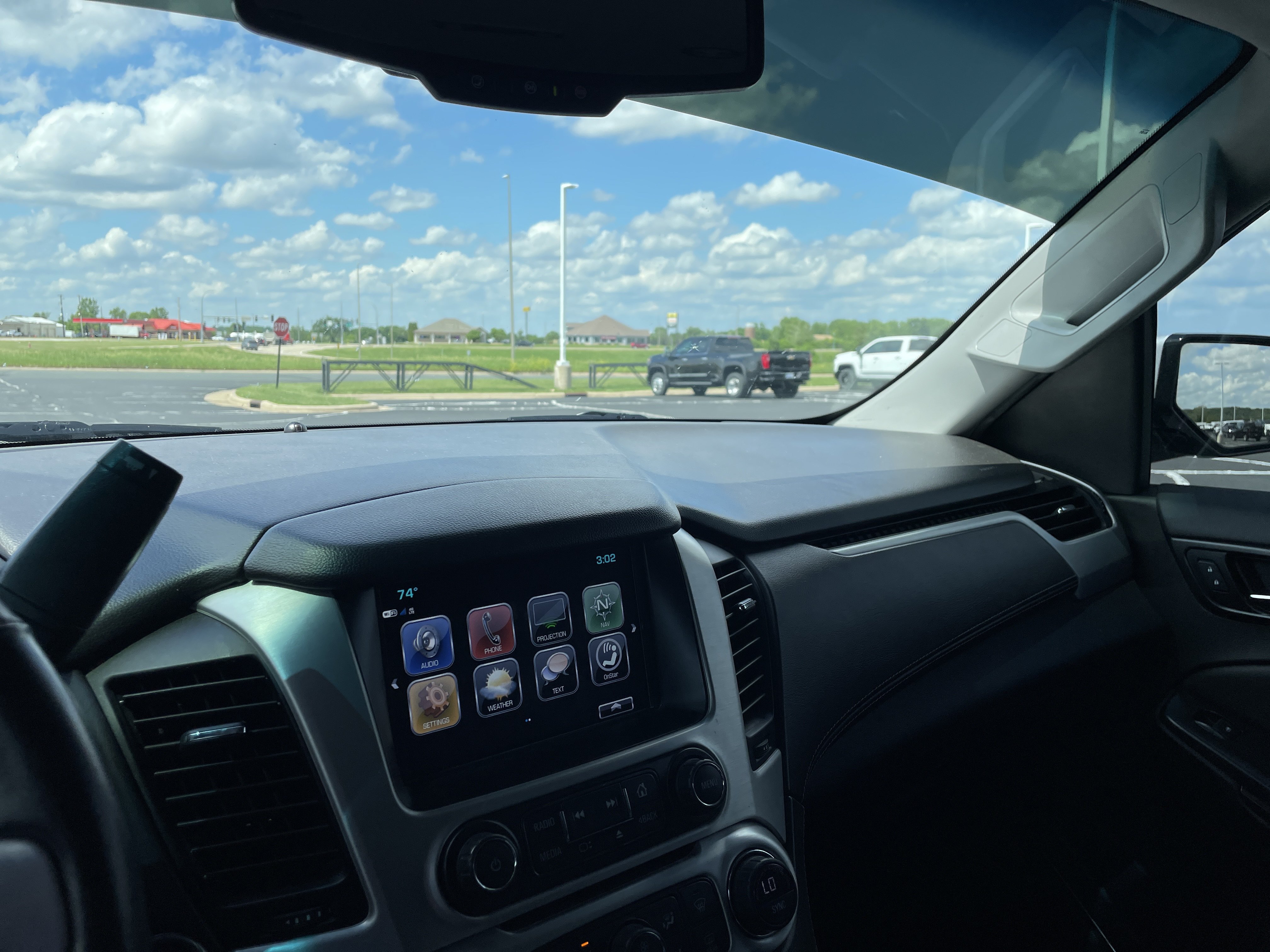 Used 2020 GMC Yukon XL SLT RWD image 16