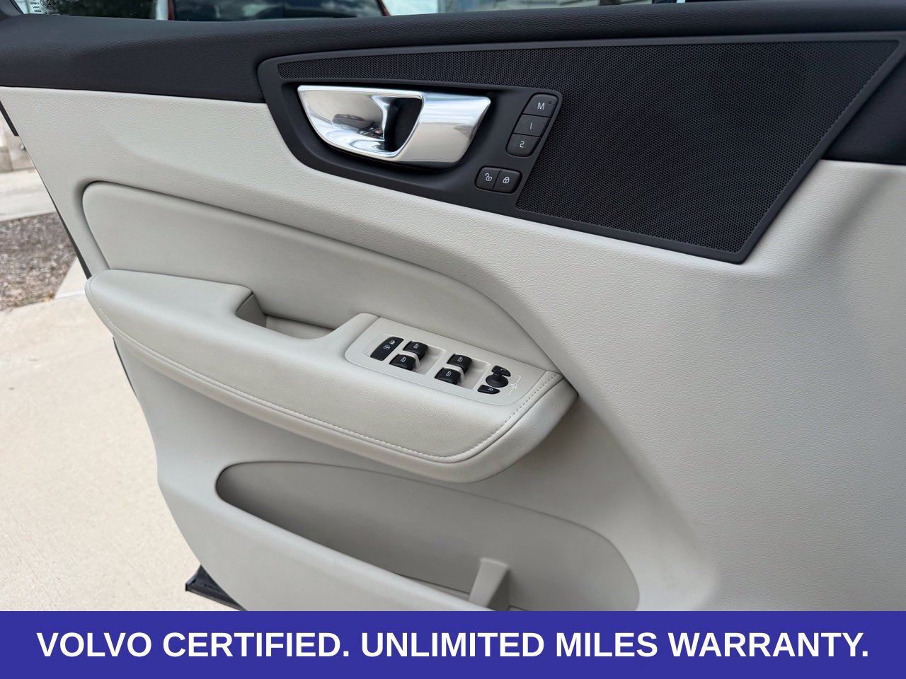 Certified 2025 Volvo XC60 T8 Plus w/ Protection Package Premier AWD/4WD image 30
