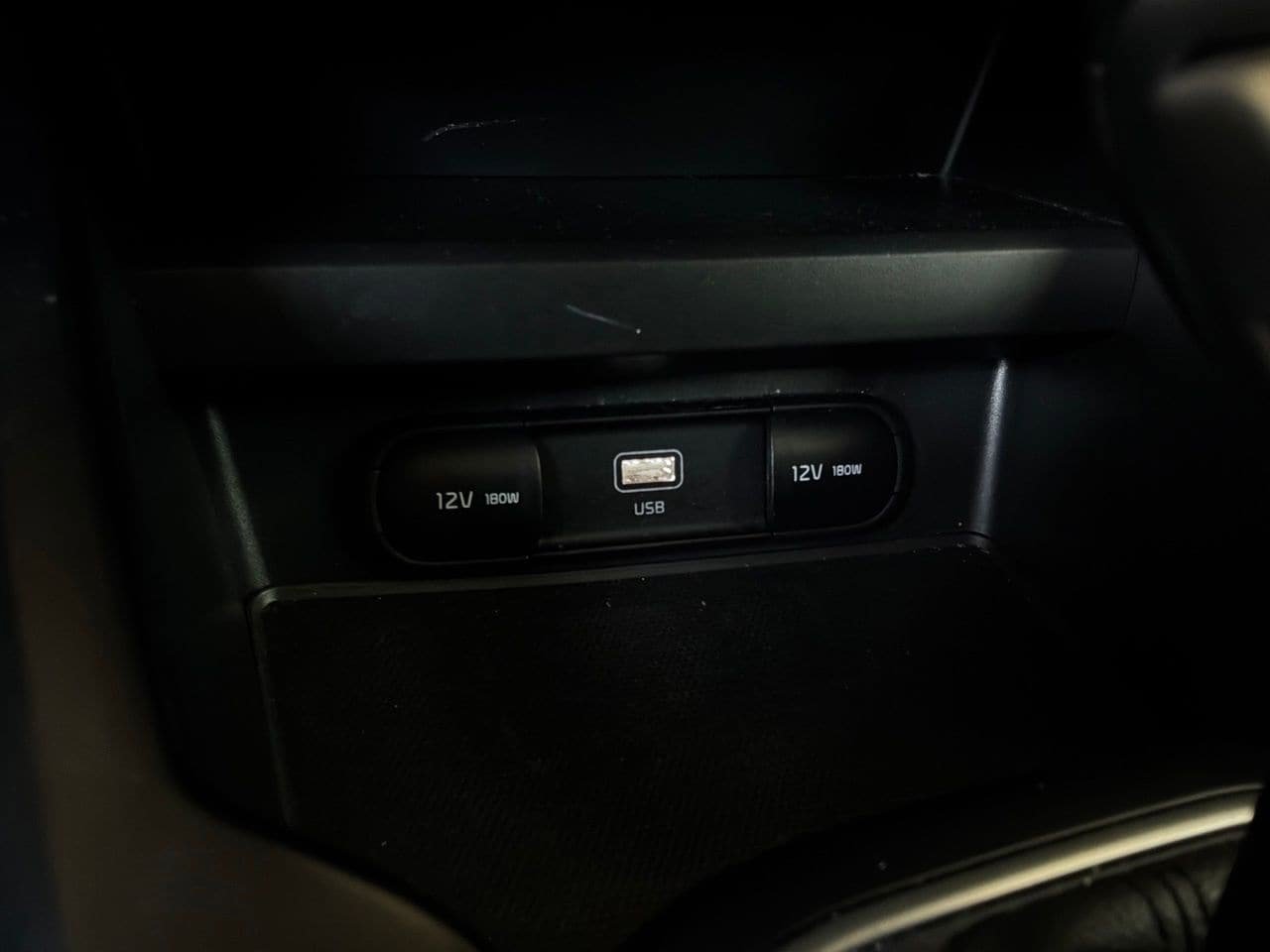 Used 2025 Kia Soul LX w/ LX Technology Package FWD image 23