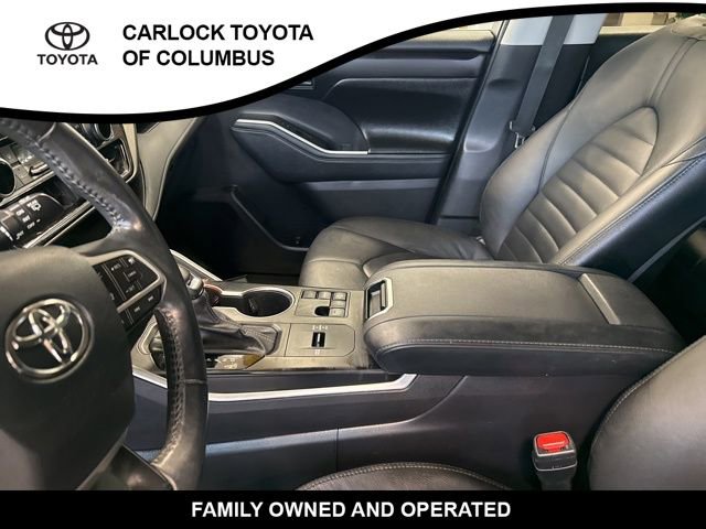 Used 2023 Toyota Highlander LE image 12