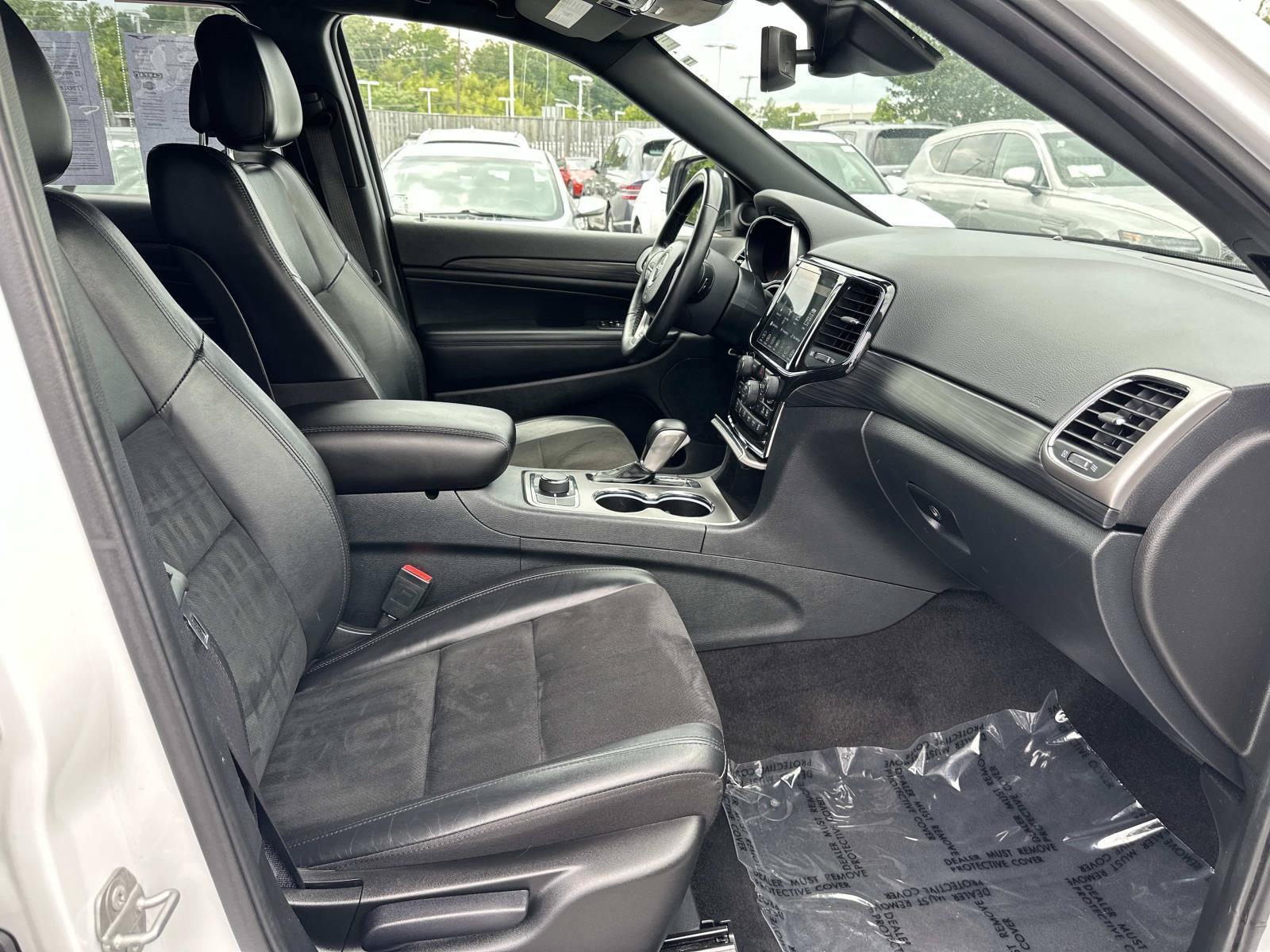 Used 2022 Jeep Grand Cherokee Laredo X AWD/4WD image 37
