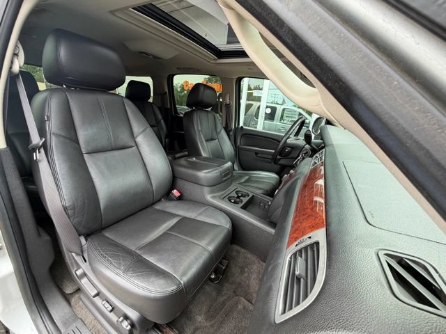 Used 2012 Chevrolet Suburban LT w/ All-Star Edition AWD/4WD image 12