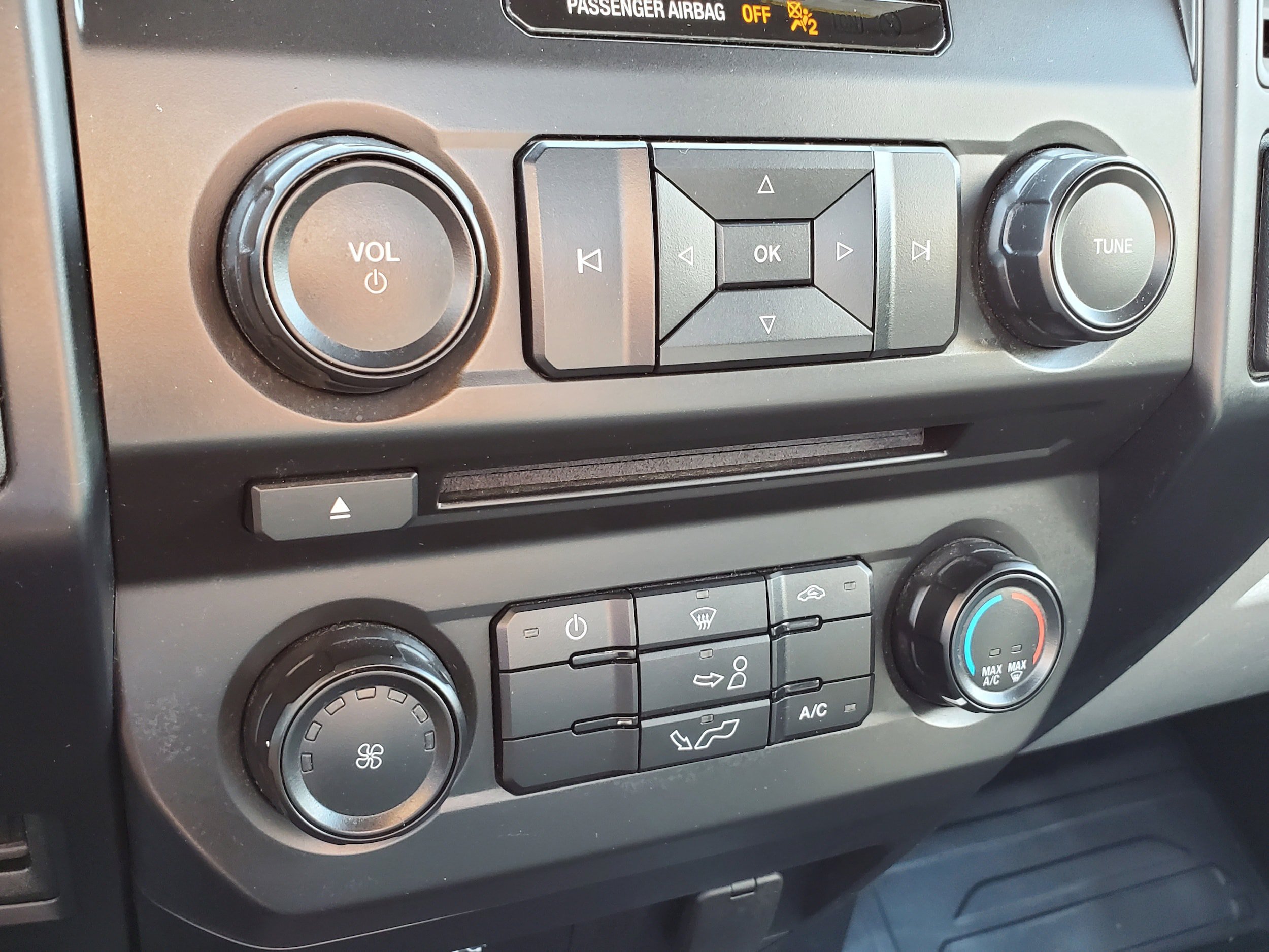 Used 2017 Ford F150 XL w/ Equipment Group 101A Mid RWD image 20