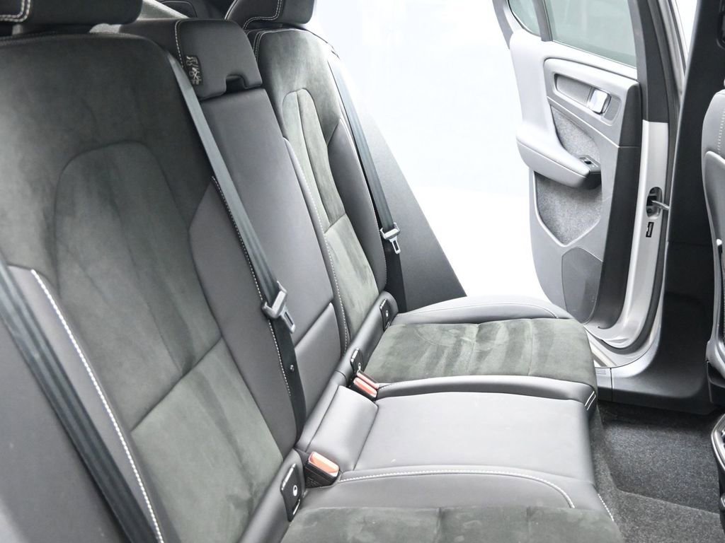 Used 2023 Volvo C40 P8 Recharge Ultimate image 14
