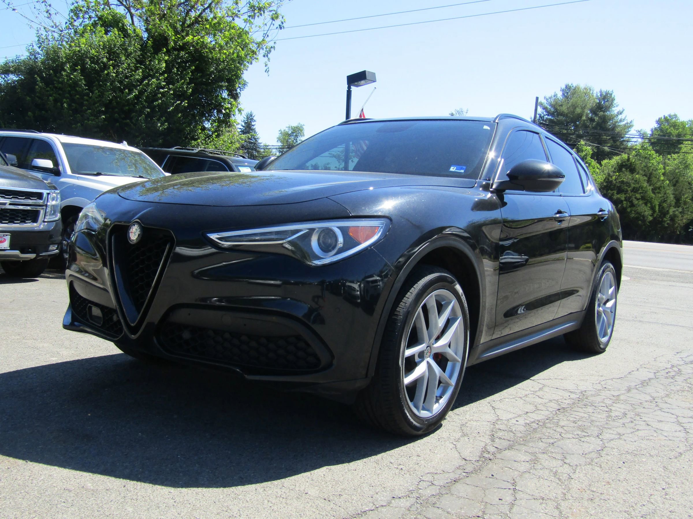 Used 2018 Alfa Romeo Stelvio Ti Sport AWD/4WD image 3